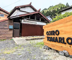 施設の玄関