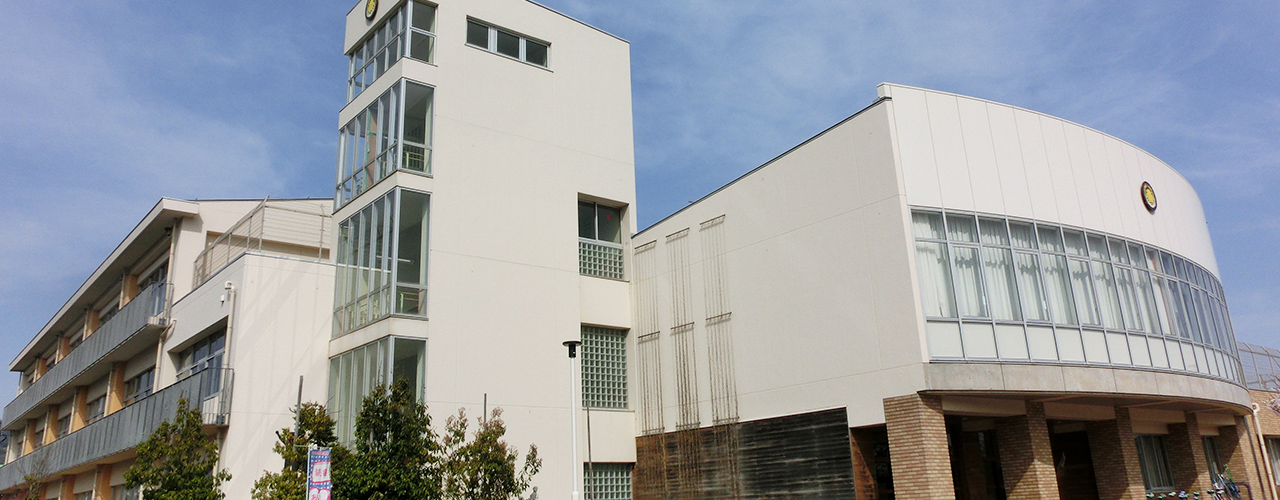 香住小学校舎外観の写真