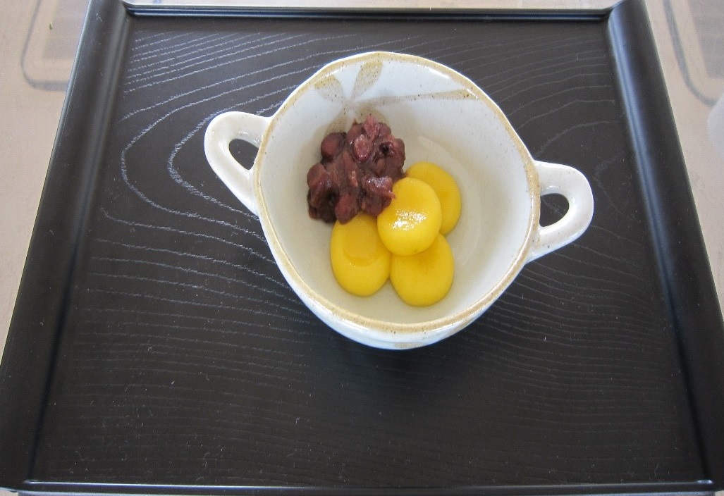 器に盛られたかぼちゃ白玉の写真