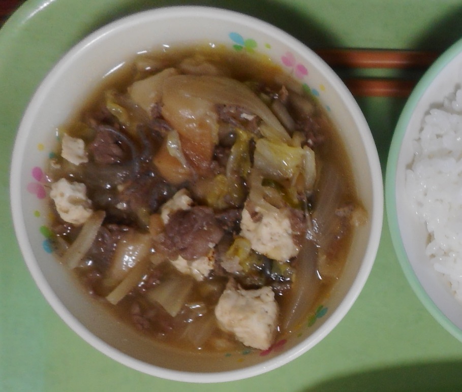 器に盛られたすき焼きの写真