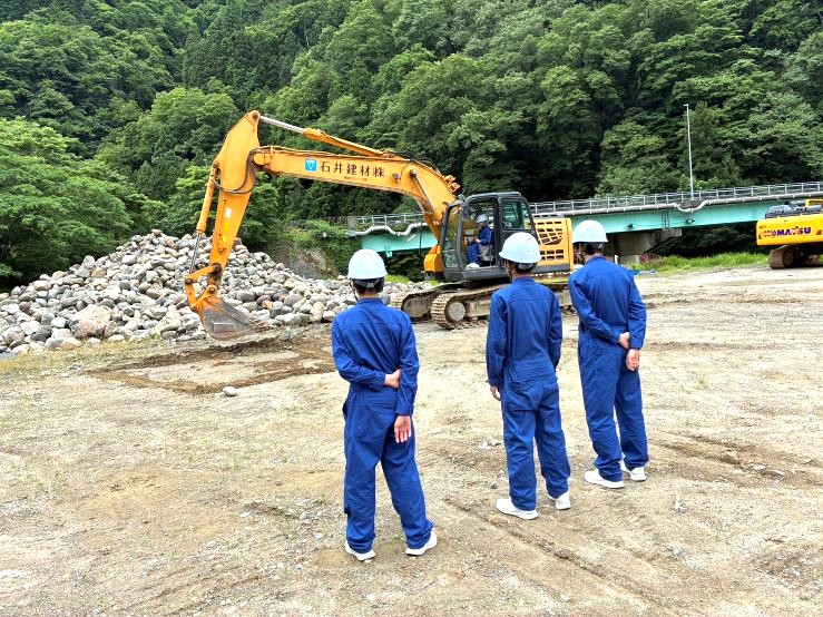 重機の操作見学