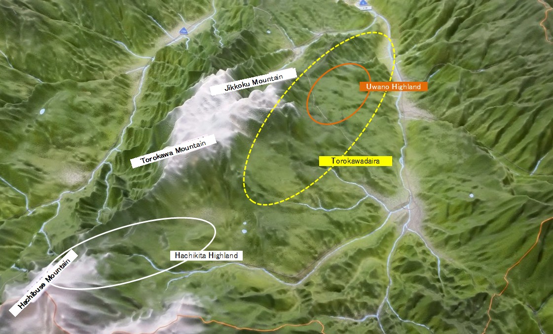 英語で場所が書かれた山の地図