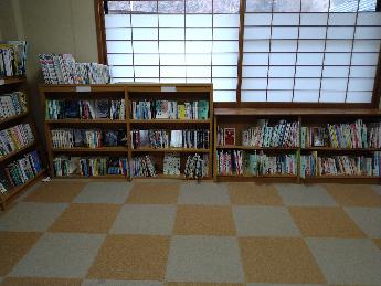 余部地区公民館図書コーナー1