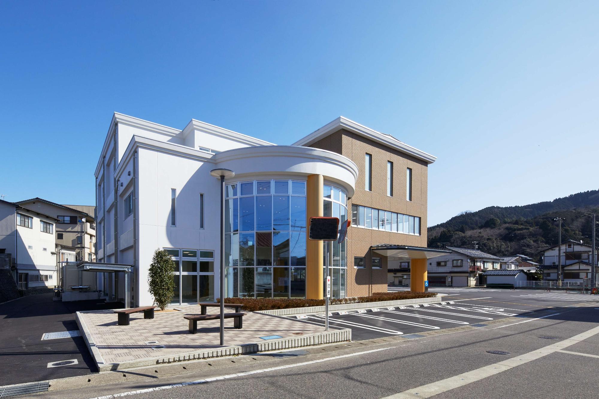 香住文化会館の外観