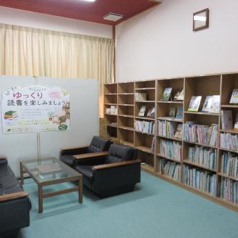 奥佐津地区公民館図書コーナー2
