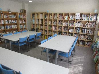柴山地区公民館図書コーナー1