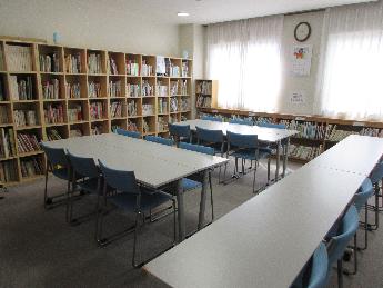 柴山地区公民館図書コーナー2